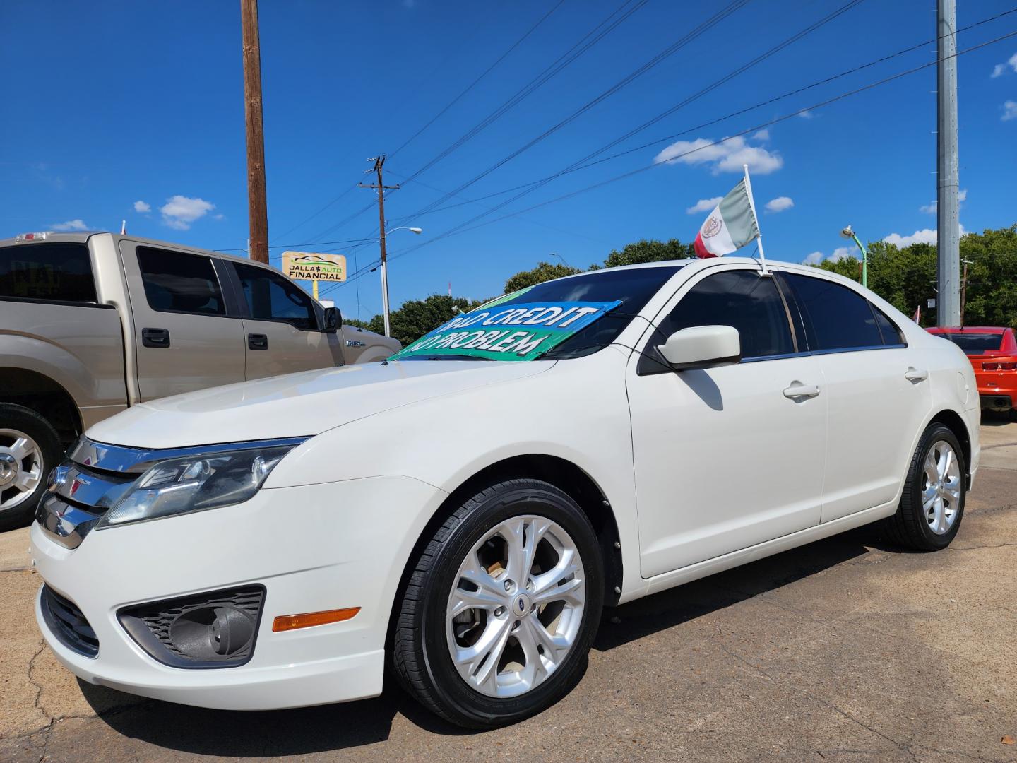 2012 WHITE Ford Fusion se (3FAHP0HG8CR) , AUTO transmission, located at 2660 S.Garland Avenue, Garland, TX, 75041, (469) 298-3118, 32.885551, -96.655602 - Welcome to DallasAutos4Less, one of the Premier BUY HERE PAY HERE Dealers in the North Dallas Area. We specialize in financing to people with NO CREDIT or BAD CREDIT. We need proof of income, proof of residence, and a ID. Come buy your new car from us today!! This is a Super Clean 2012 FORD FUSIO - Photo#7